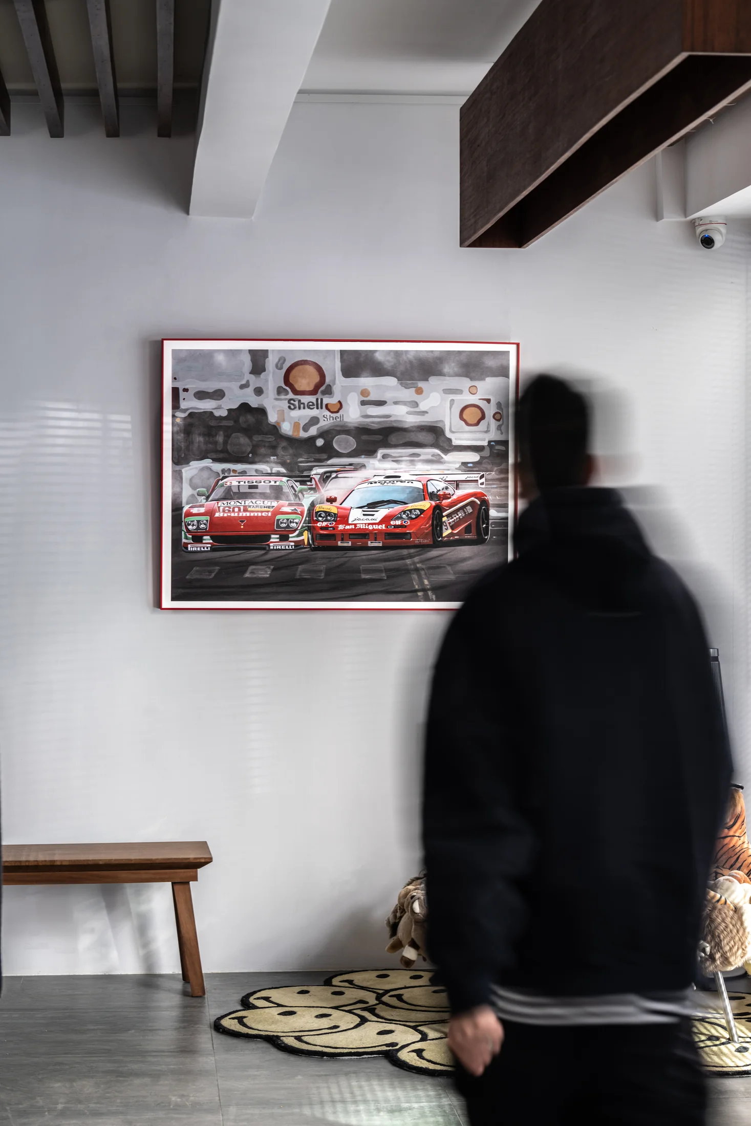 室内展出的赛车艺术作品