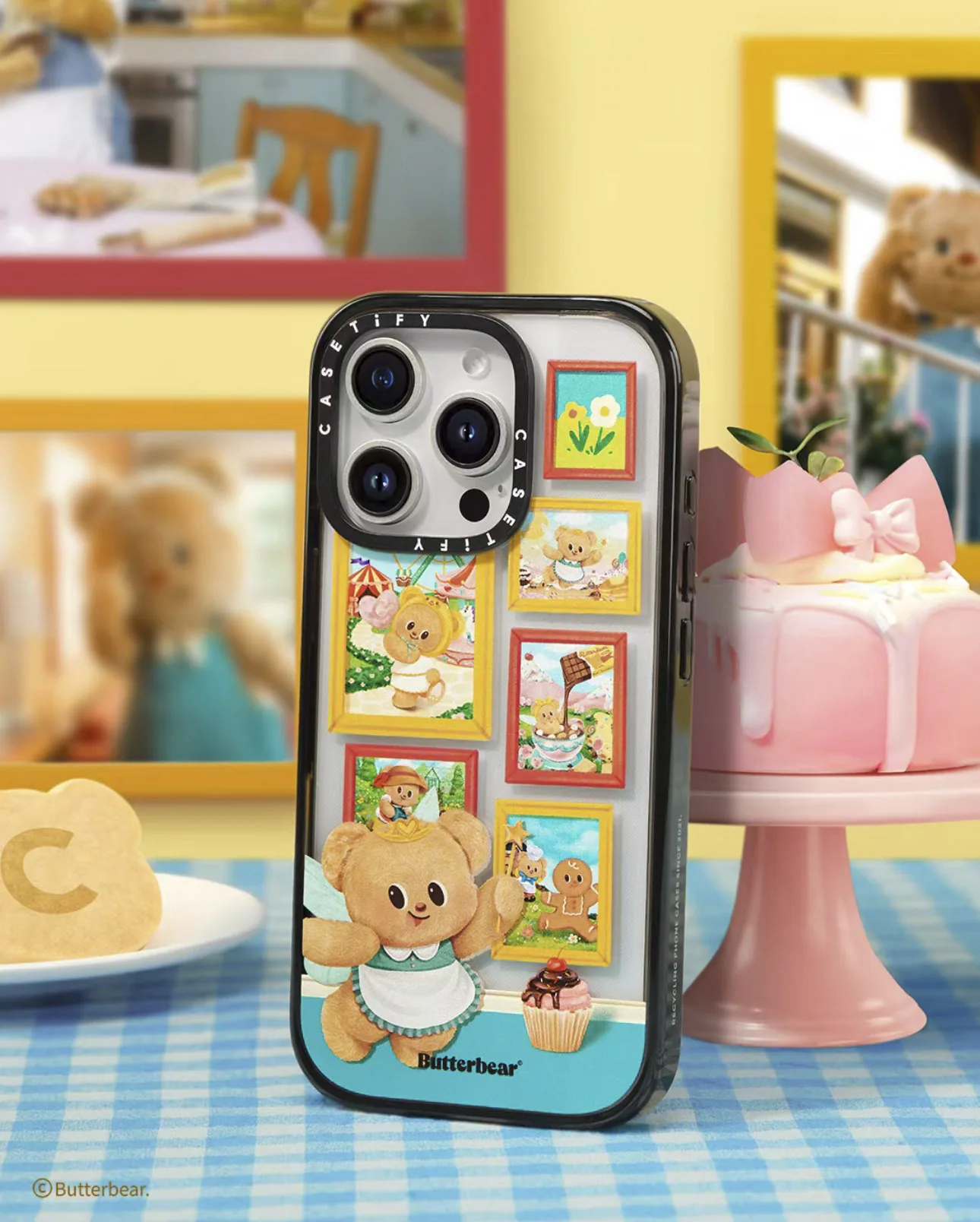 黄色野餐场景中的 CASETiFY Butterbear 手机配件
